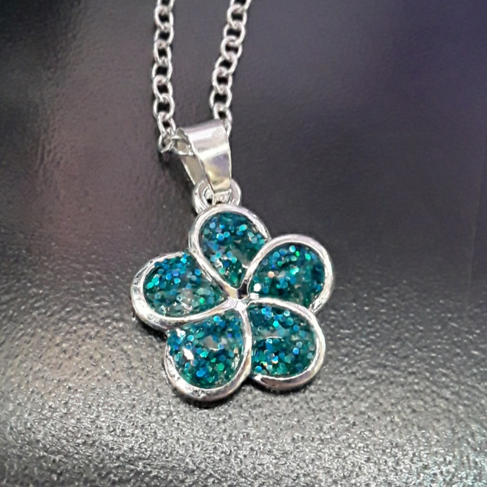 Flower necklace